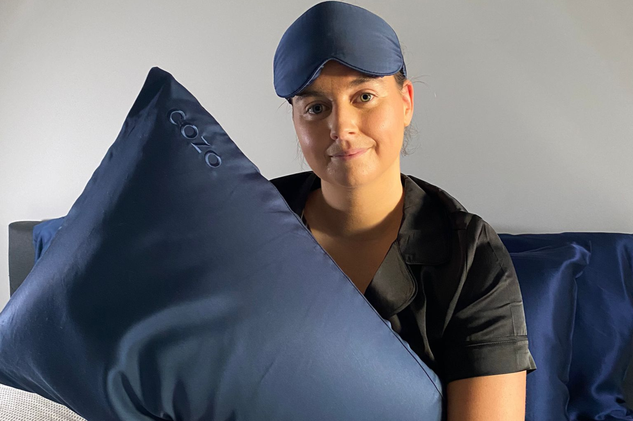 COZO Navy Vegan Eucalyptus Silk Pillowcase